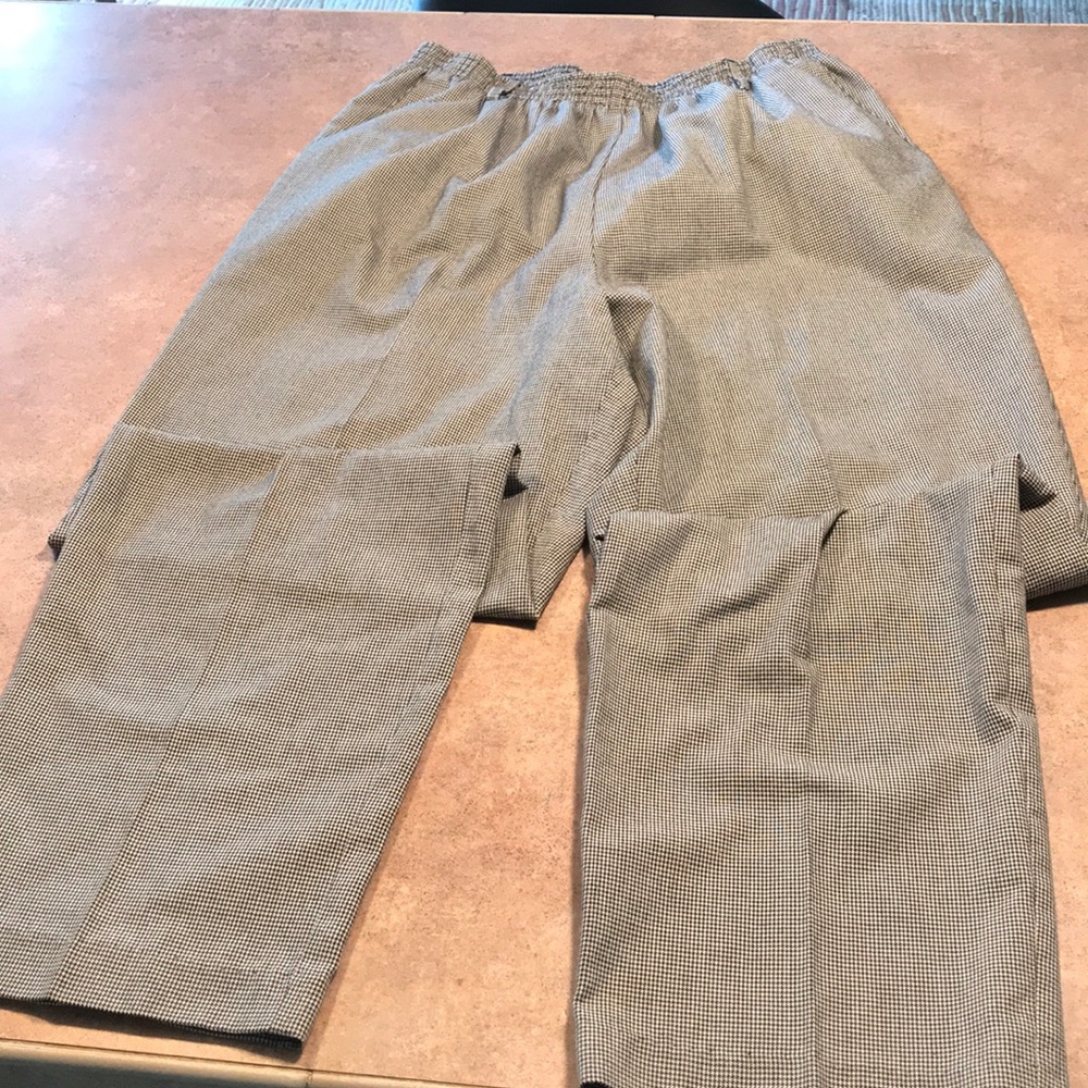 Alfred Dunner elastic waist dress pants. Sz 12 P